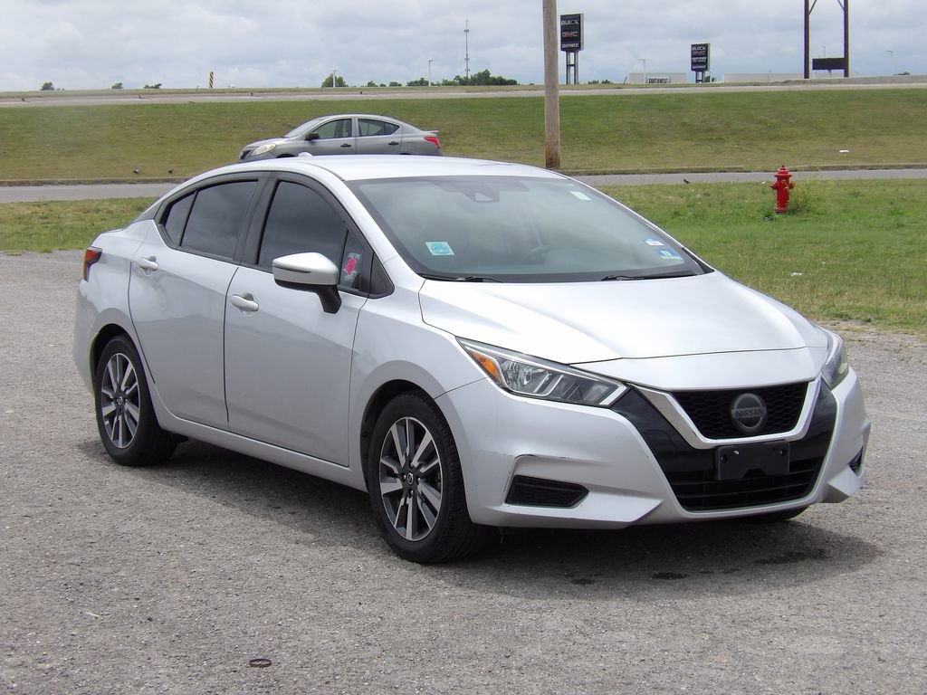 Used 2020 Nissan Versa SV FWD image 4