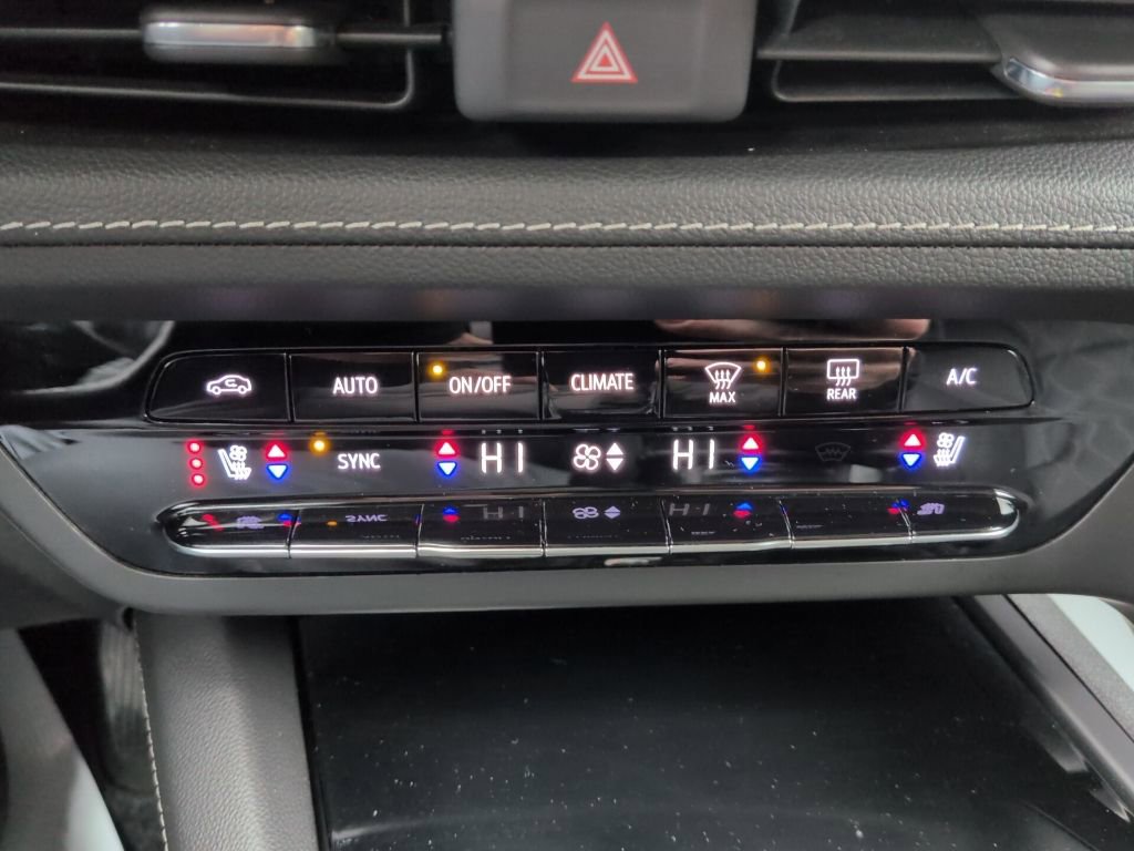 Used 2022 Buick Envision Avenir w/ Safety Package image 42