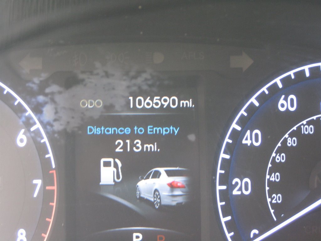 Used 2013 Hyundai Genesis 3.8 w/ Technology Pkg RWD image 10