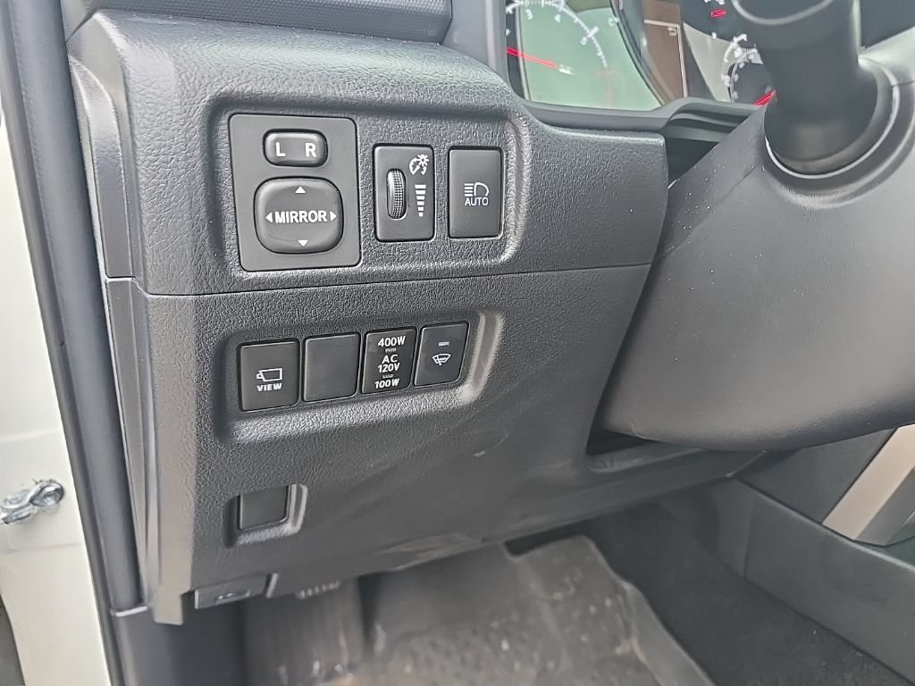 Used 2022 Toyota 4Runner SR5 Premium w/ Moonroof Package AWD/4WD image 7