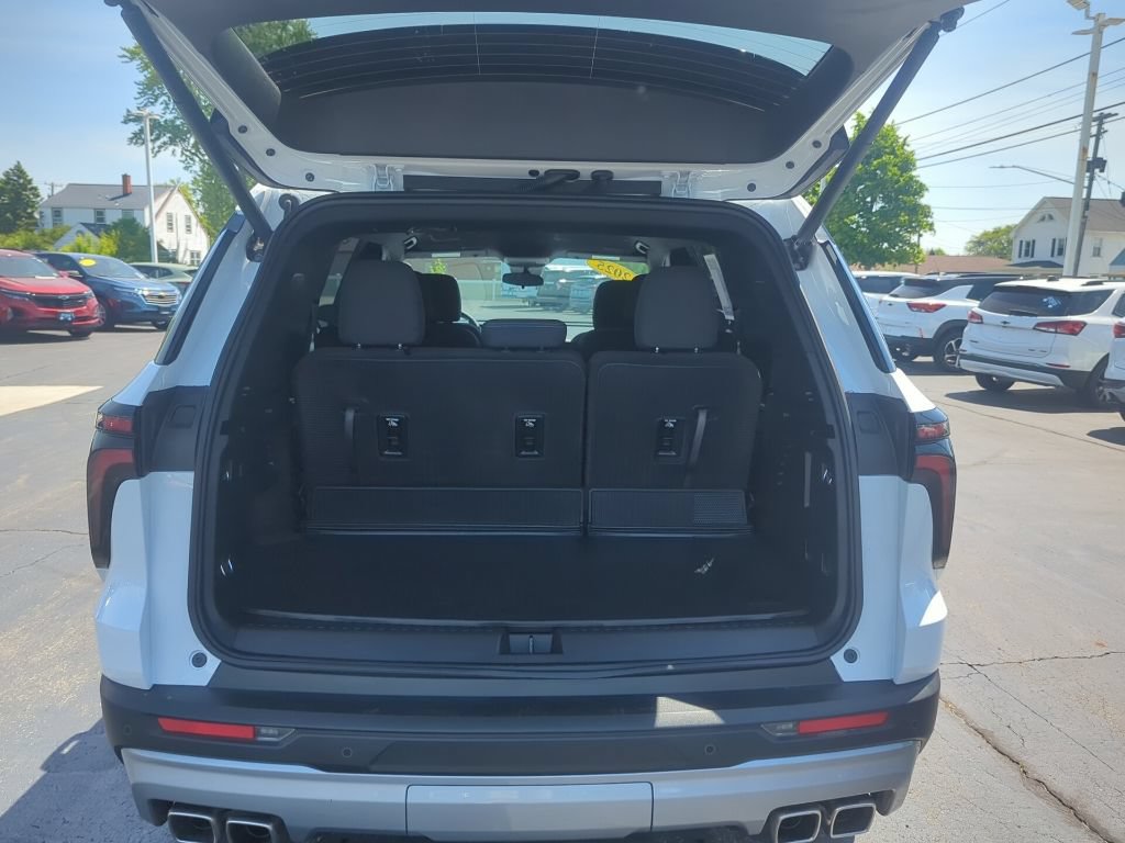 Certified 2025 Chevrolet Traverse LT w/ Driver Confidence Package AWD/4WD image 11