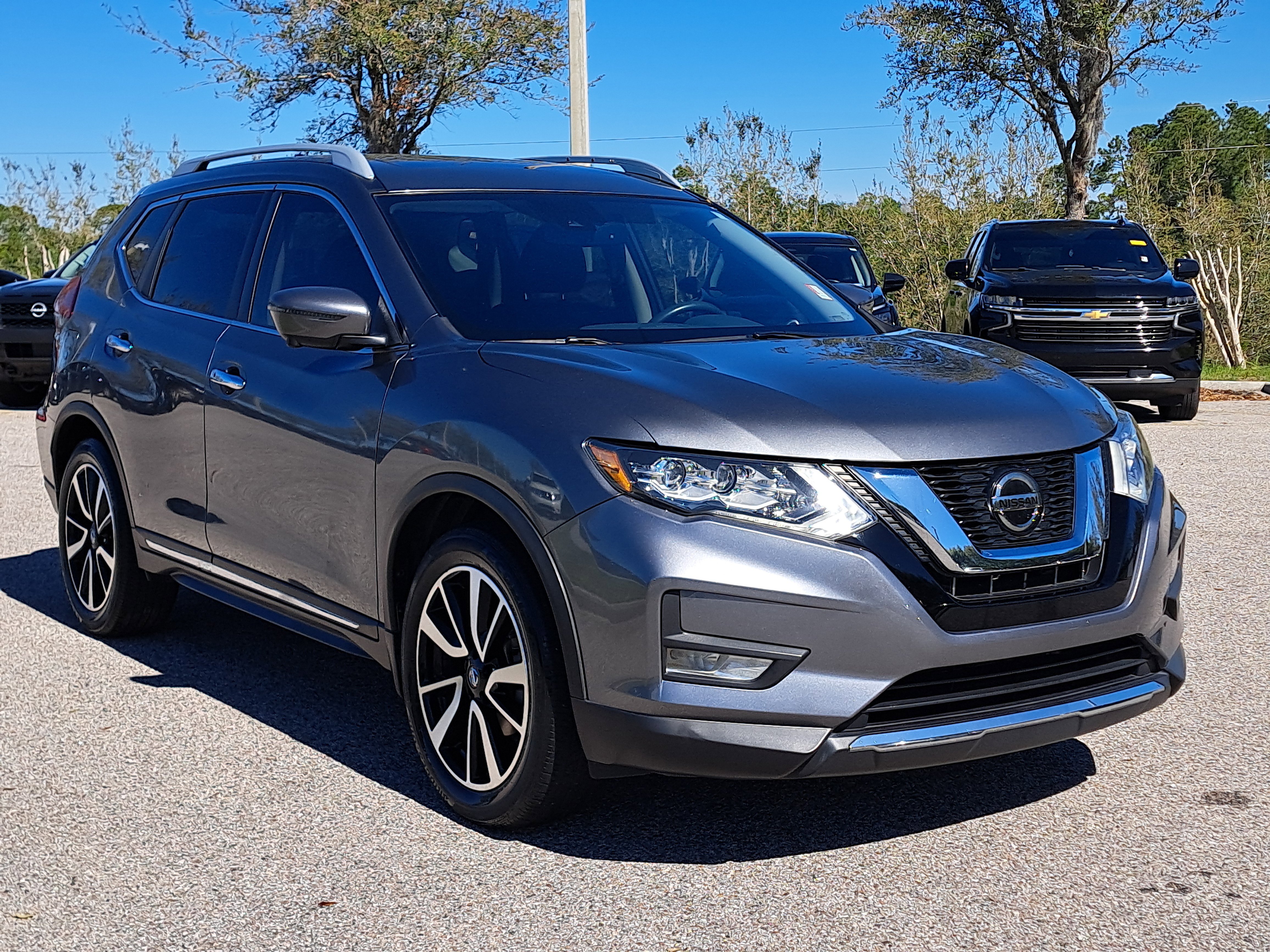 Certified 2020 Nissan Rogue SL w/ Premium Package image 3