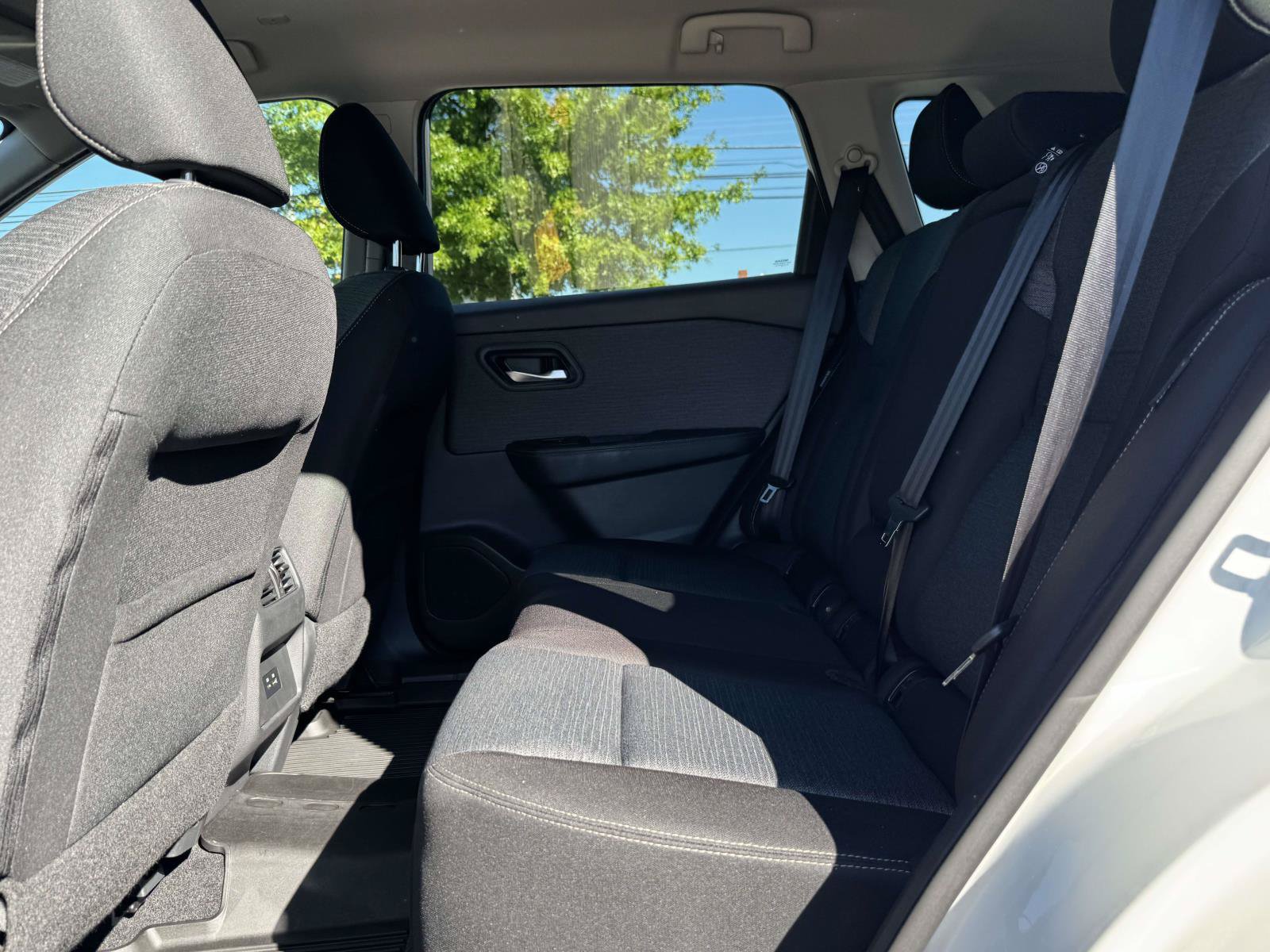 Used 2022 Nissan Rogue SV AWD/4WD image 13