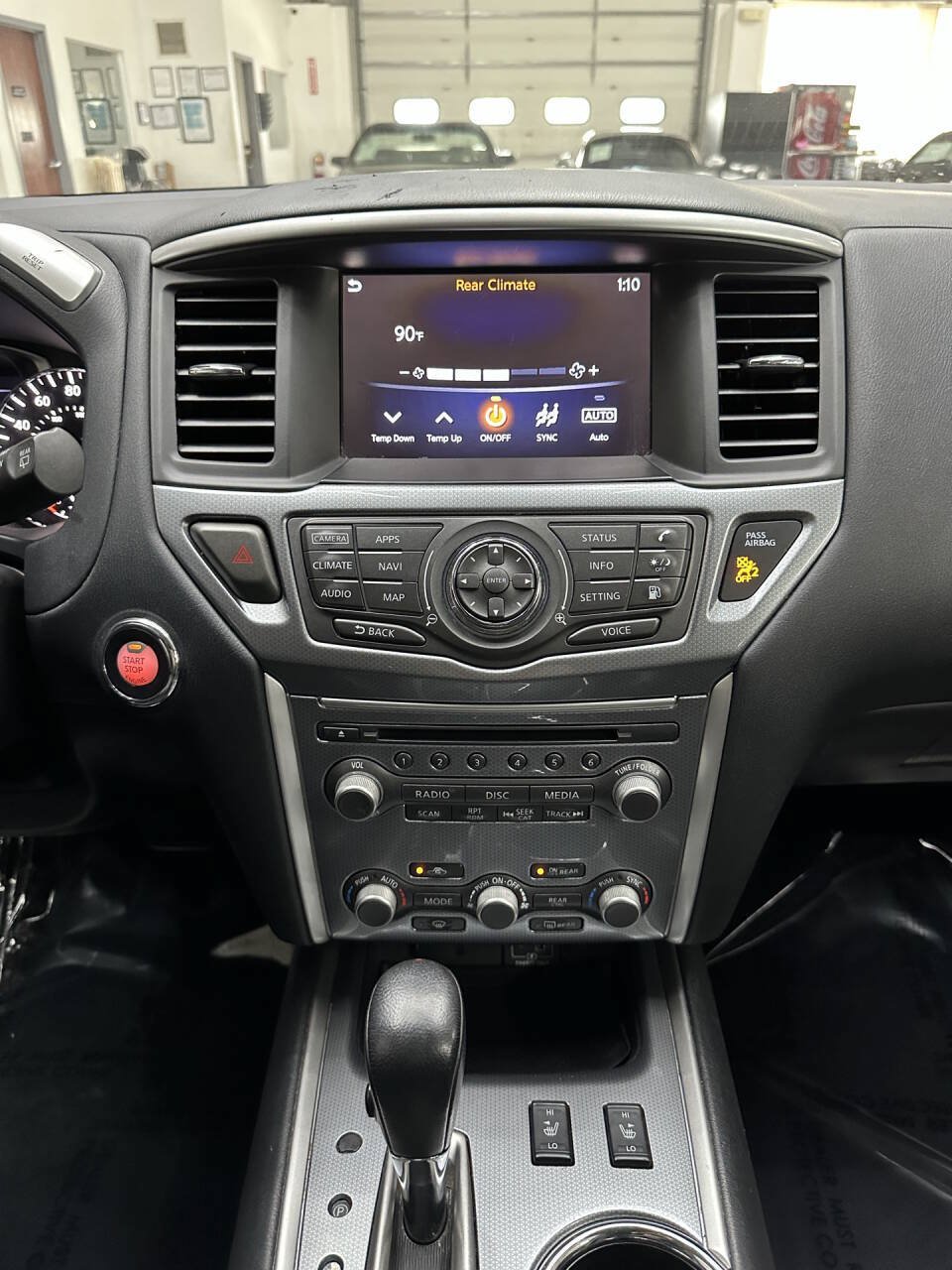 Used 2020 Nissan Pathfinder SL AWD/4WD image 31