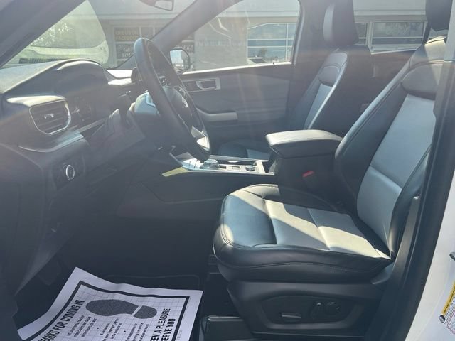 Used 2023 Ford Explorer XLT w/ Equipment Group 202A AWD/4WD image 10