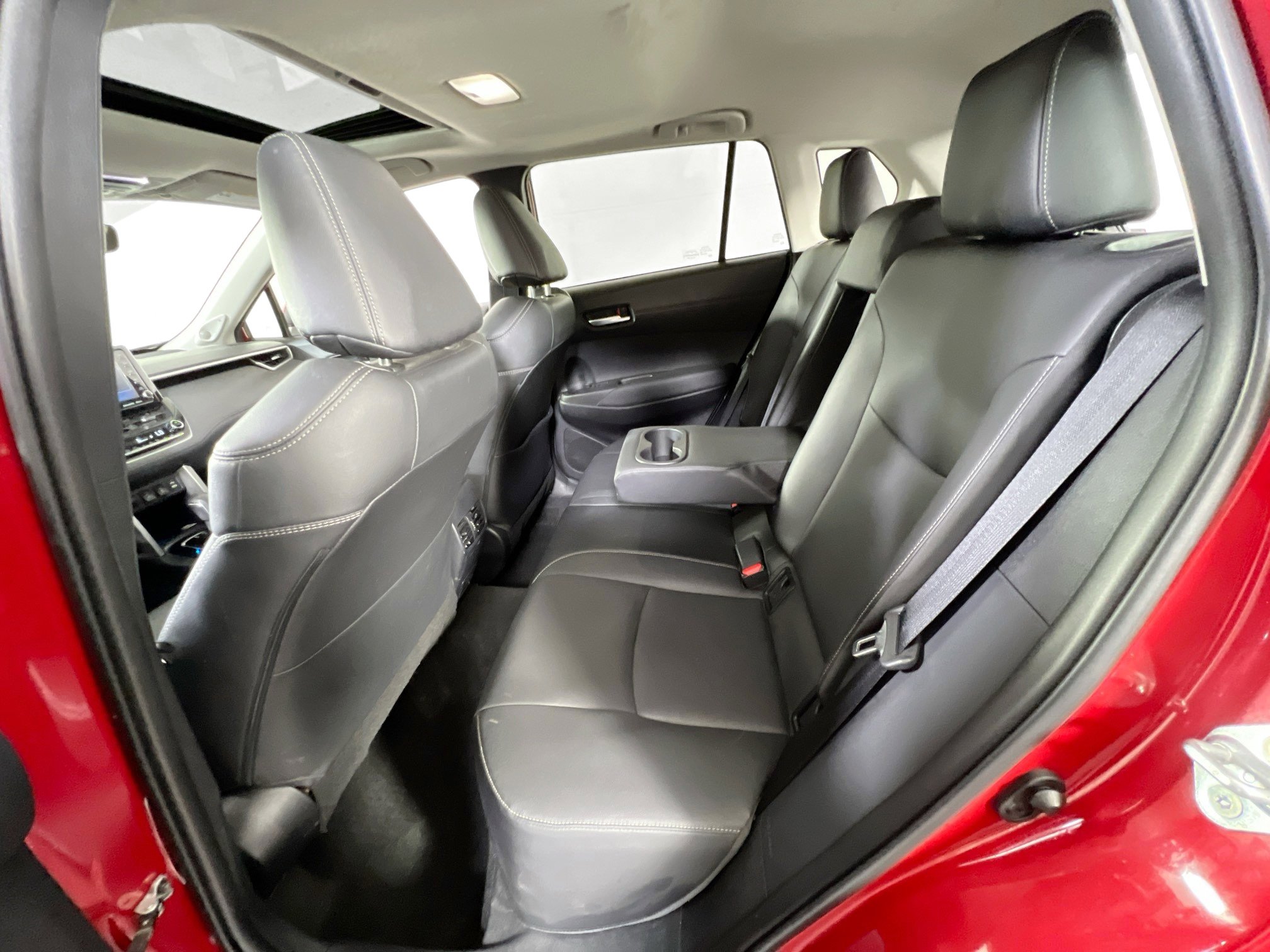 Used 2022 Toyota Corolla Cross XLE w/ Convenience Package AWD/4WD image 24