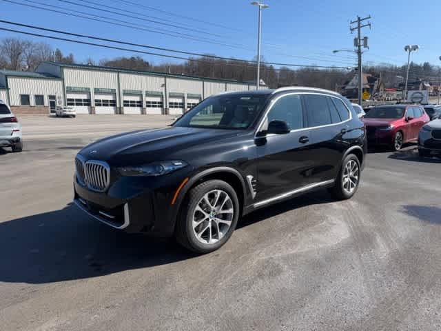 New 2026 BMW X5 xDrive40i w/ Premium Package AWD/4WD image 3