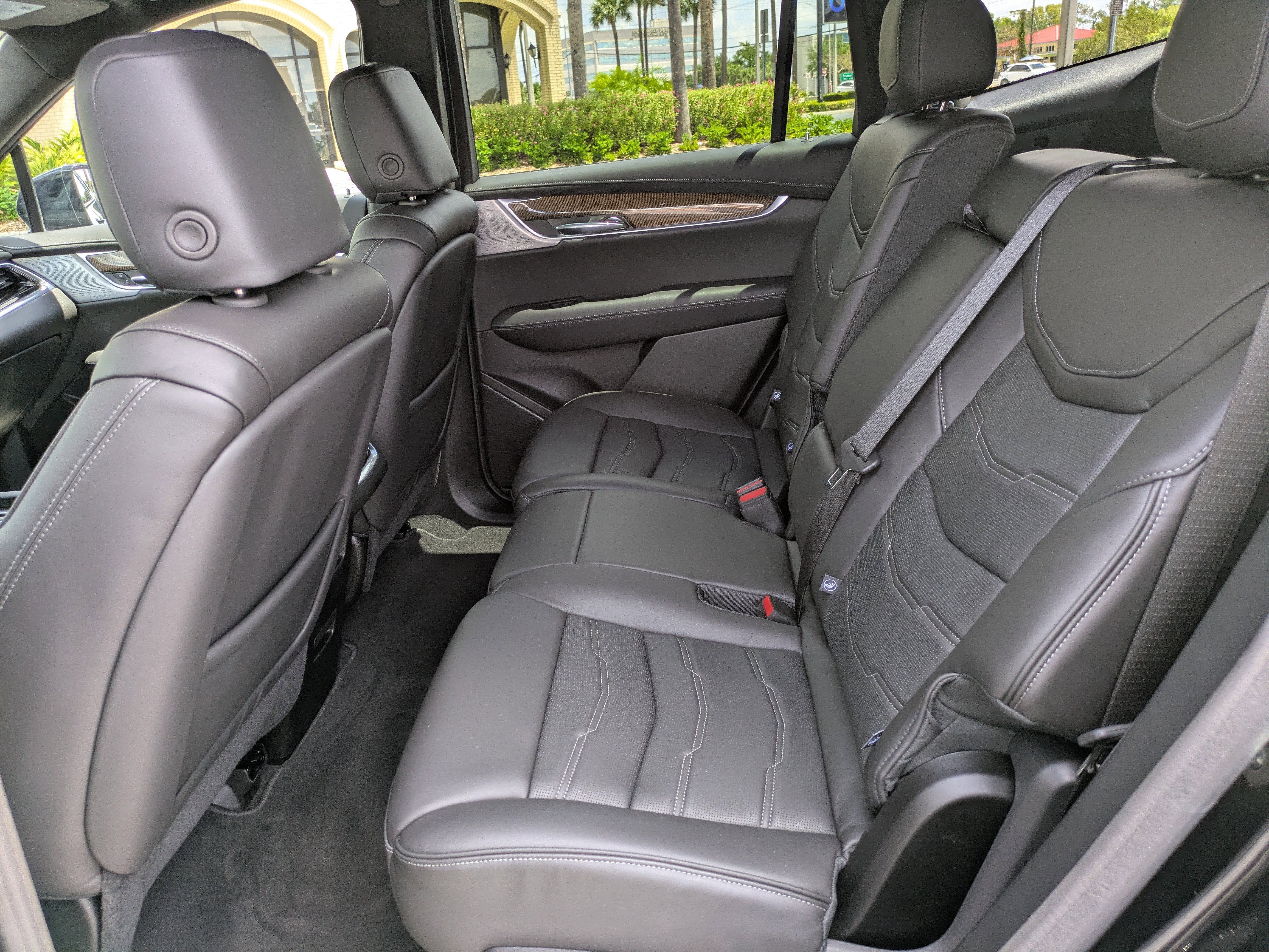 Certified 2025 Cadillac XT6 Sport w/ Platinum Package AWD/4WD image 13