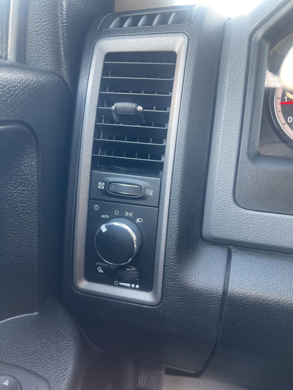 Used 2018 RAM 1500 Tradesman image 27