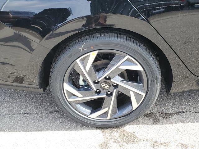 New 2026 Hyundai Elantra Limited image 5
