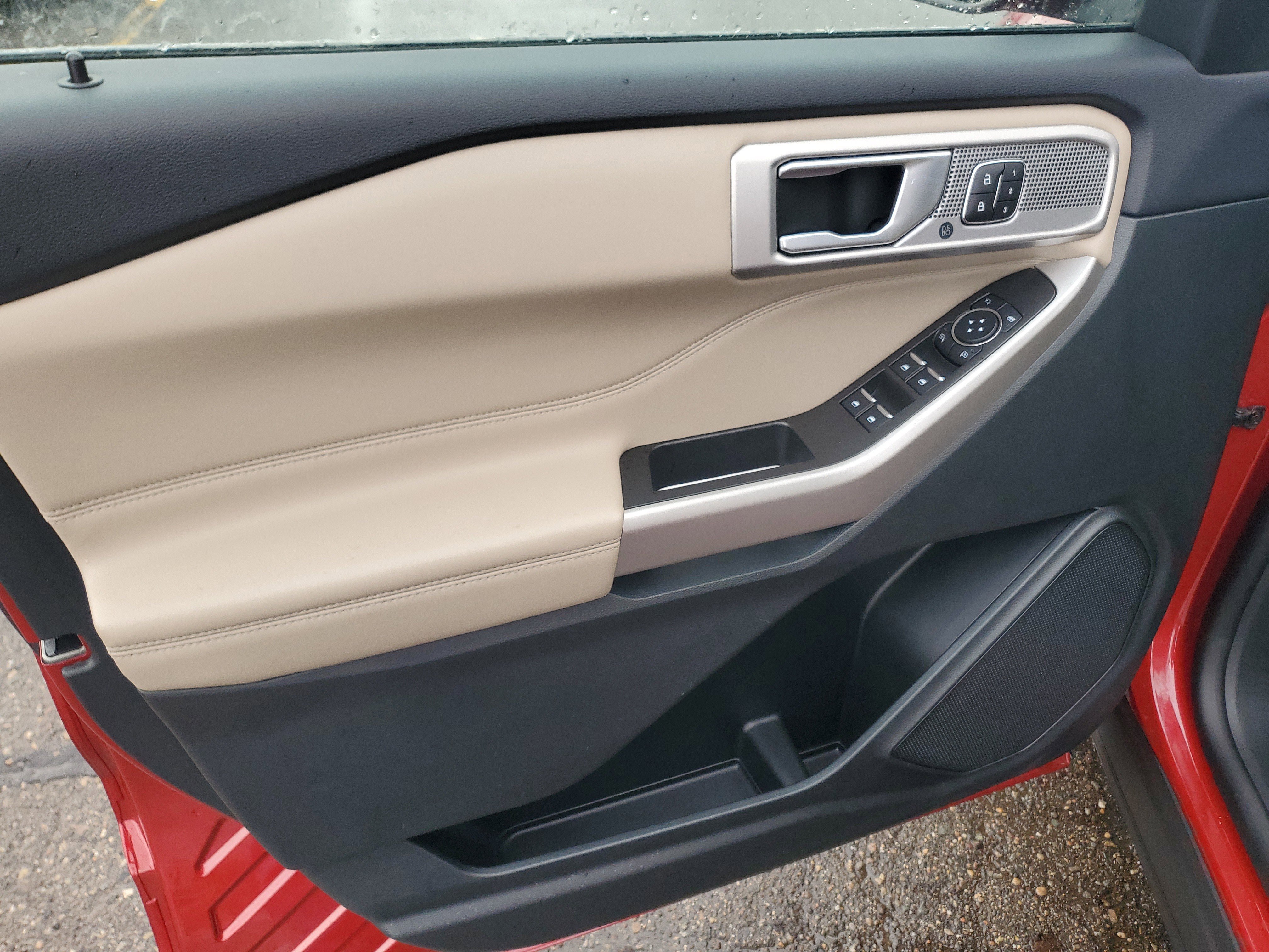 Used 2024 Ford Explorer Limited w/ Equipment Group 301A AWD/4WD image 10