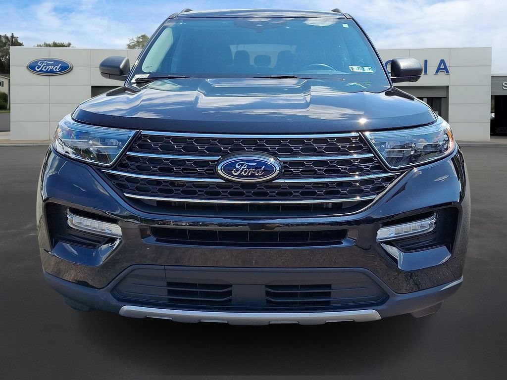 Certified 2023 Ford Explorer XLT w/ Equipment Group 202A AWD/4WD image 2
