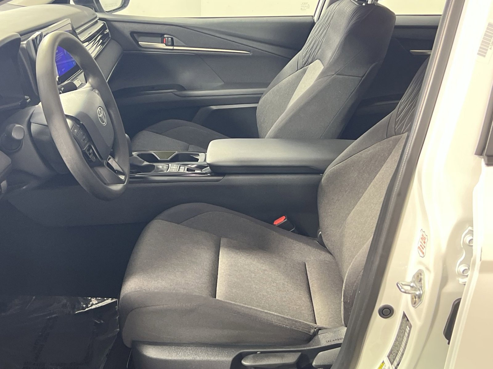 Used 2025 Toyota Camry LE FWD image 13