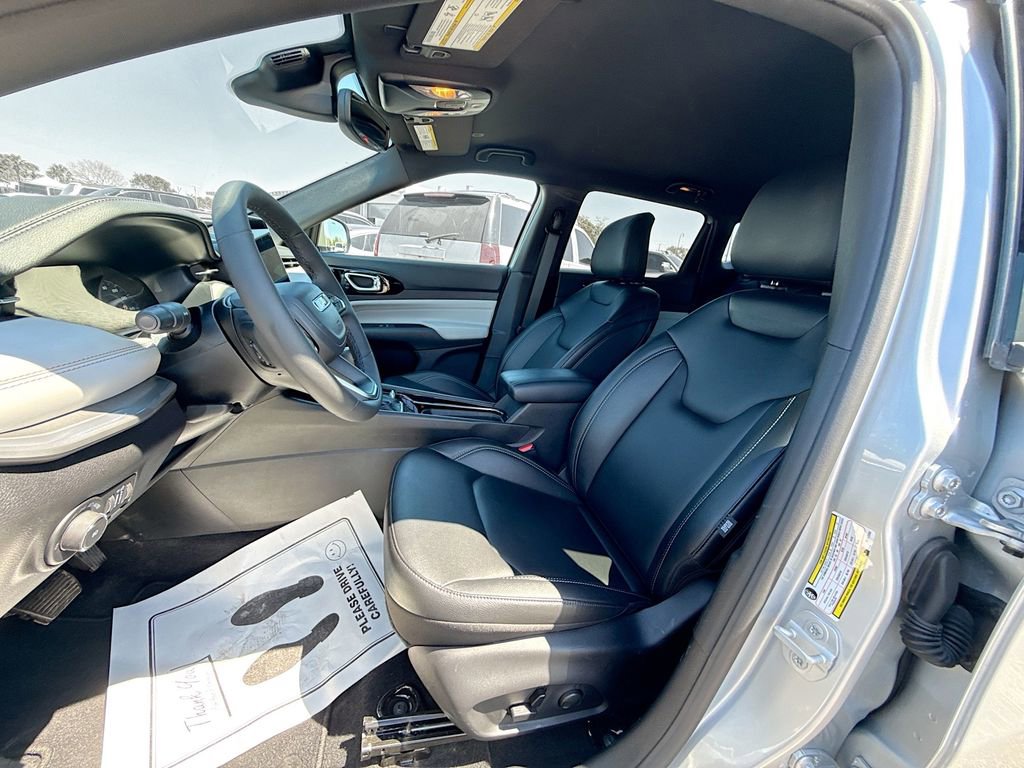 Used 2026 Jeep Compass Limited image 23