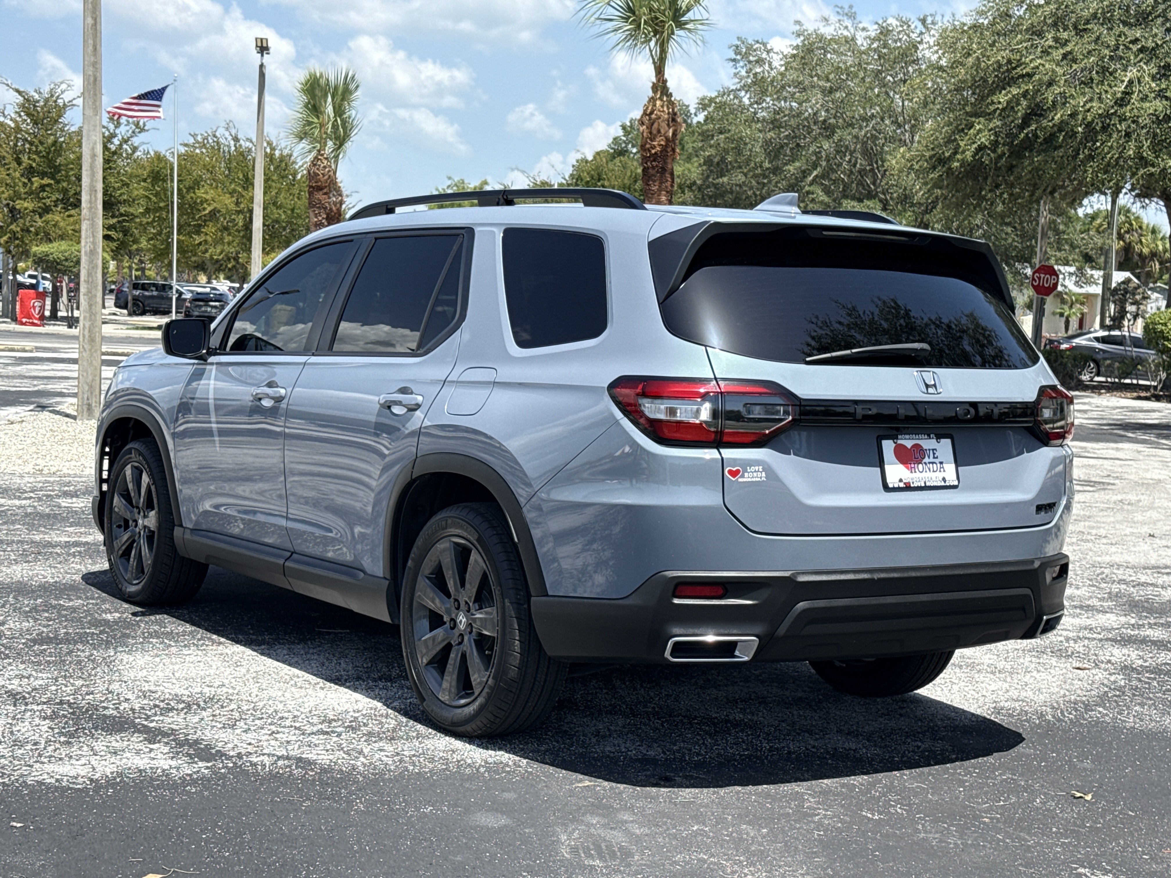 Certified 2025 Honda Pilot Sport image 9