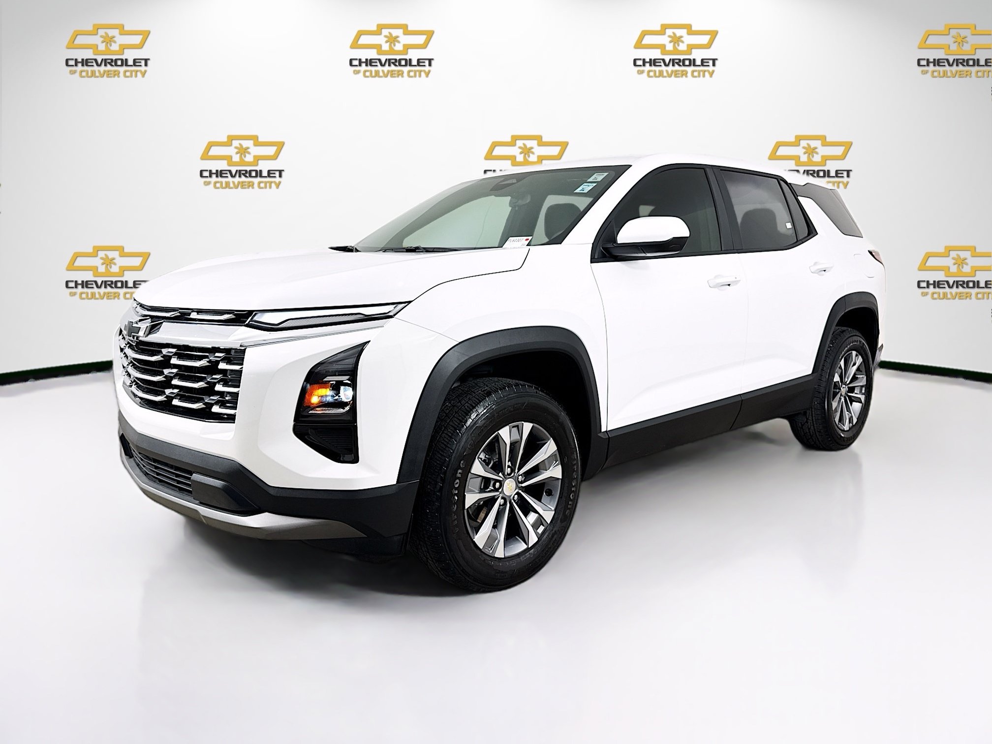 Used 2025 Chevrolet Equinox LT FWD image 3