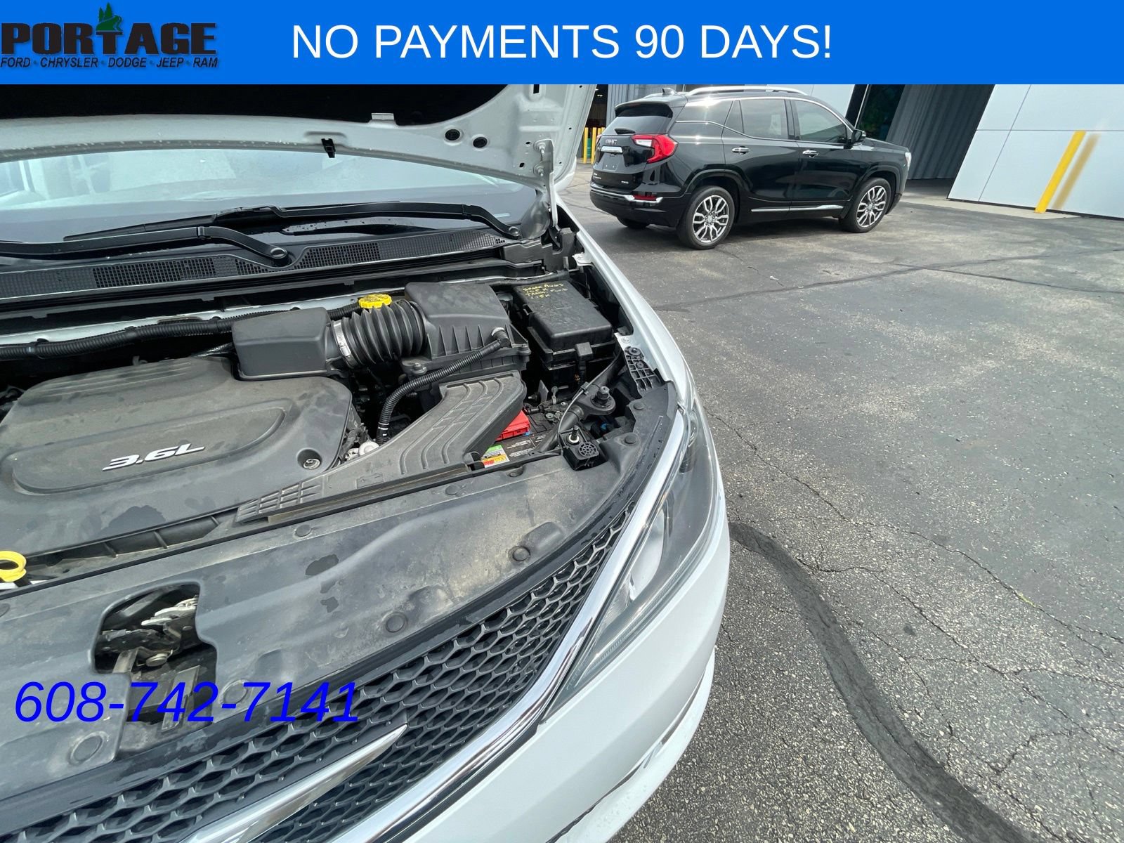 Used 2017 Chrysler Pacifica Touring-L FWD image 31