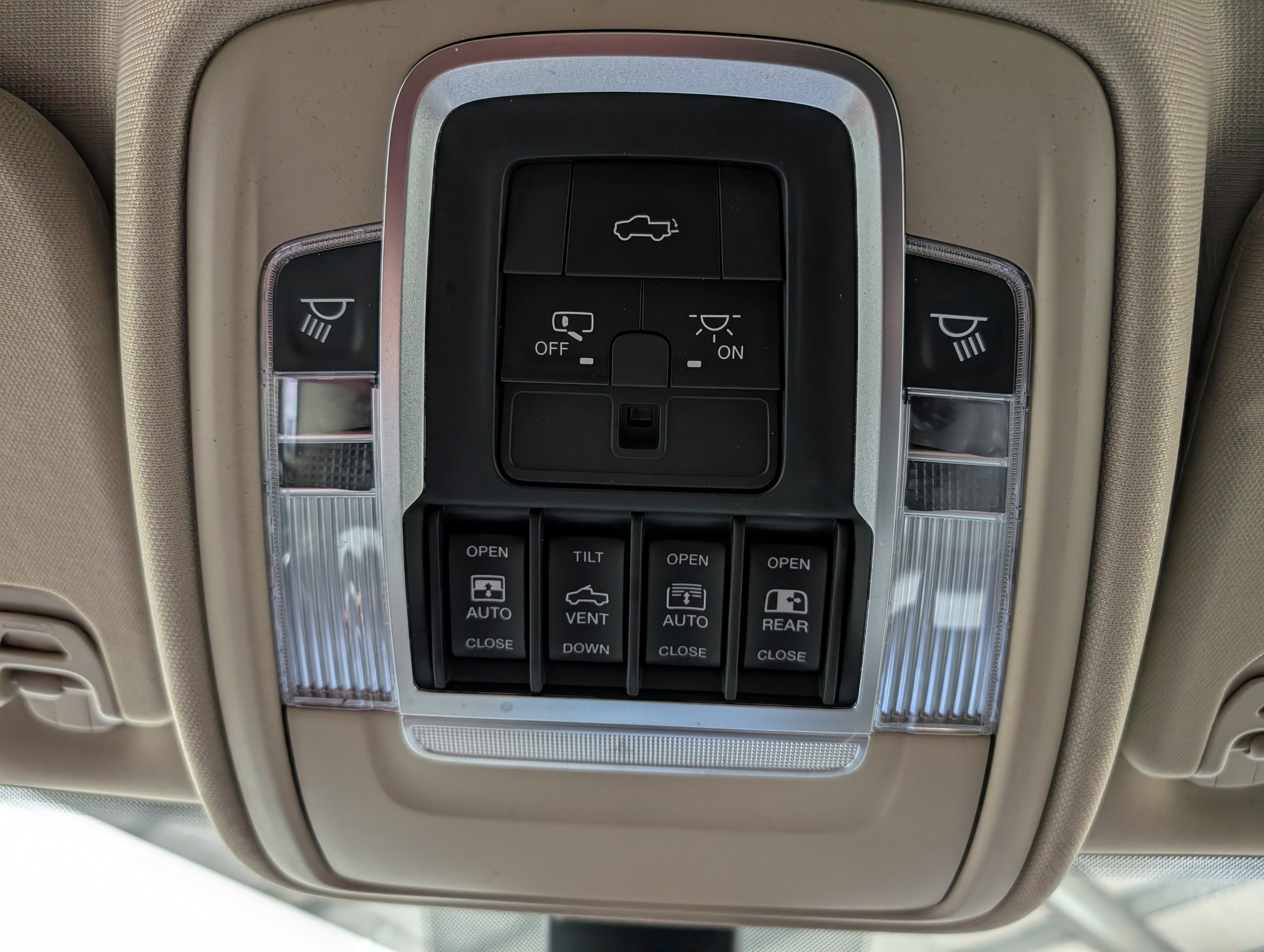 Used 2019 RAM 1500 Laramie image 30