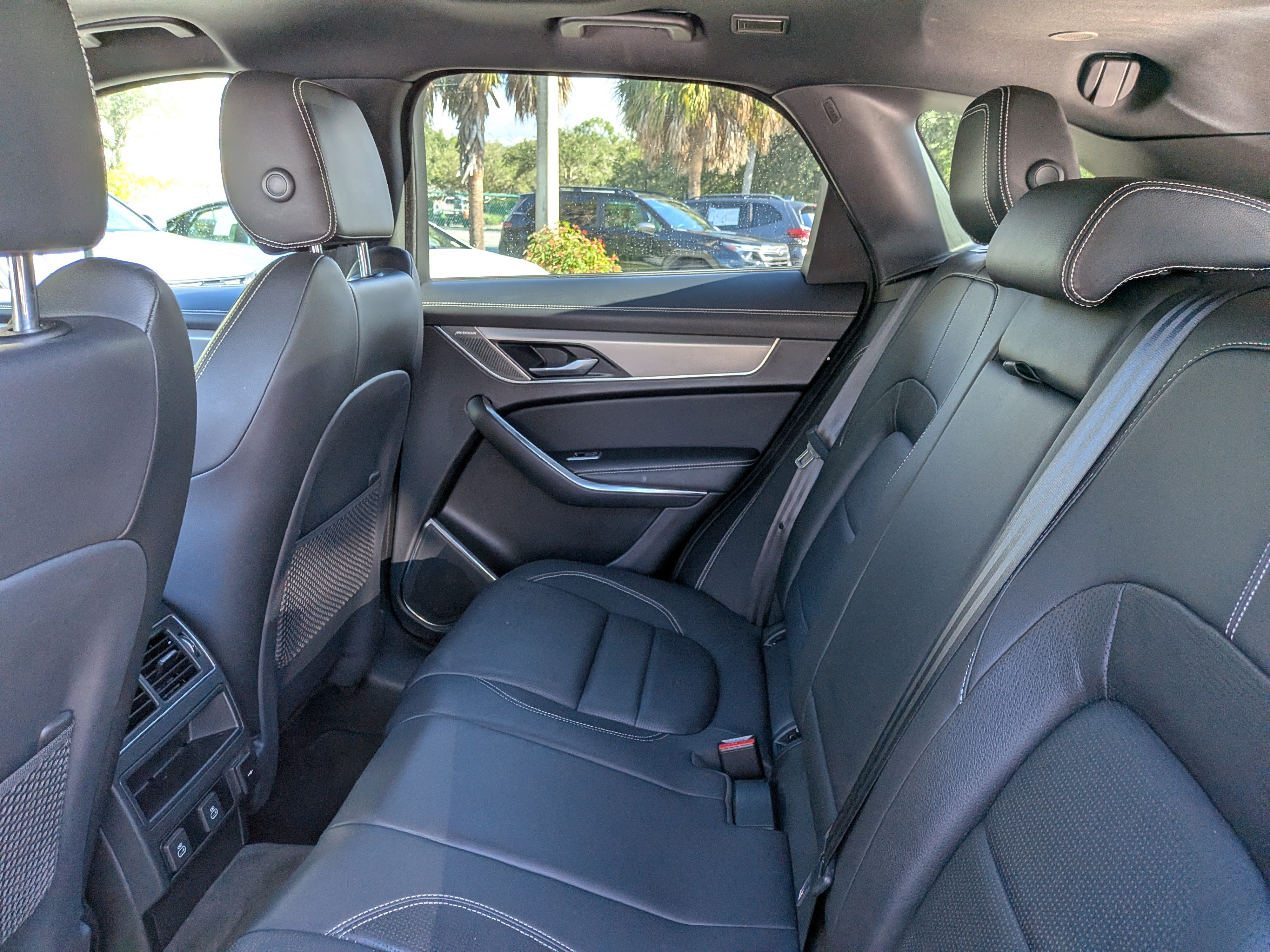 Used 2025 Jaguar F-PACE R-Dynamic S AWD/4WD image 15