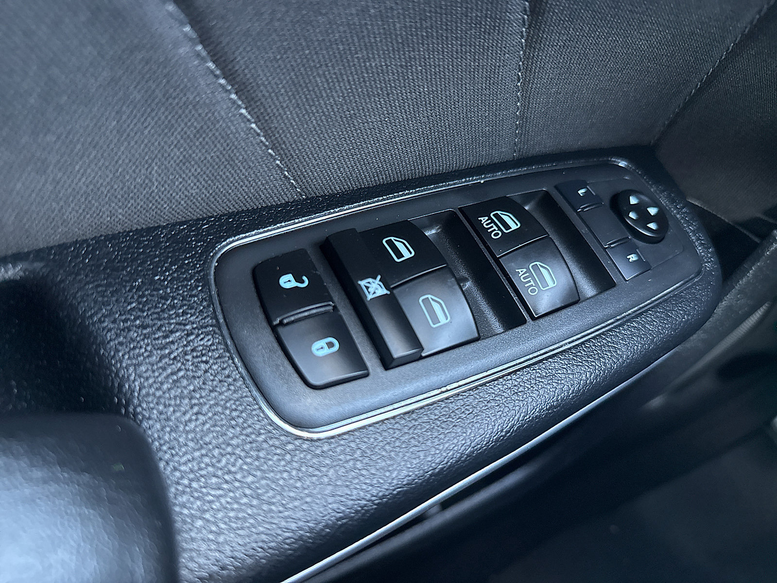 Used 2020 Dodge Charger SXT RWD image 35