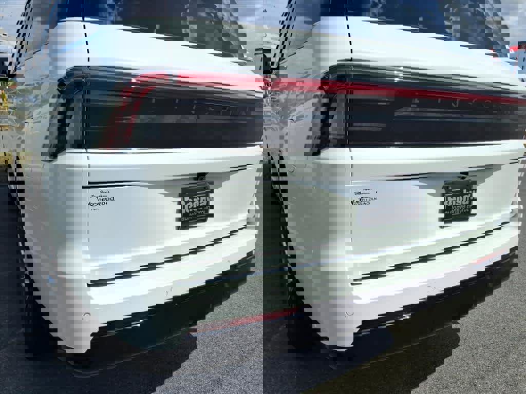 New 2025 Lincoln Navigator Reserve image 15