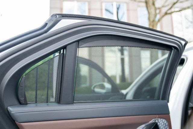 Used 2023 BMW i7 xDrive60 w/ Executive Package 2 image 57