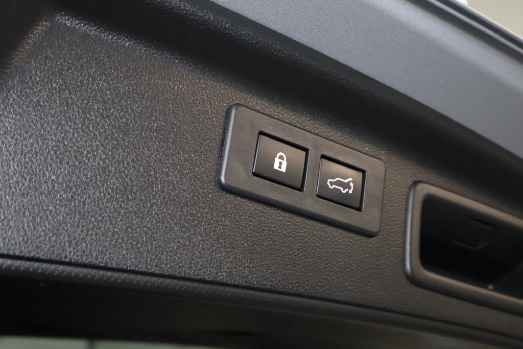 Used 2023 Subaru Forester Premium AWD/4WD image 19