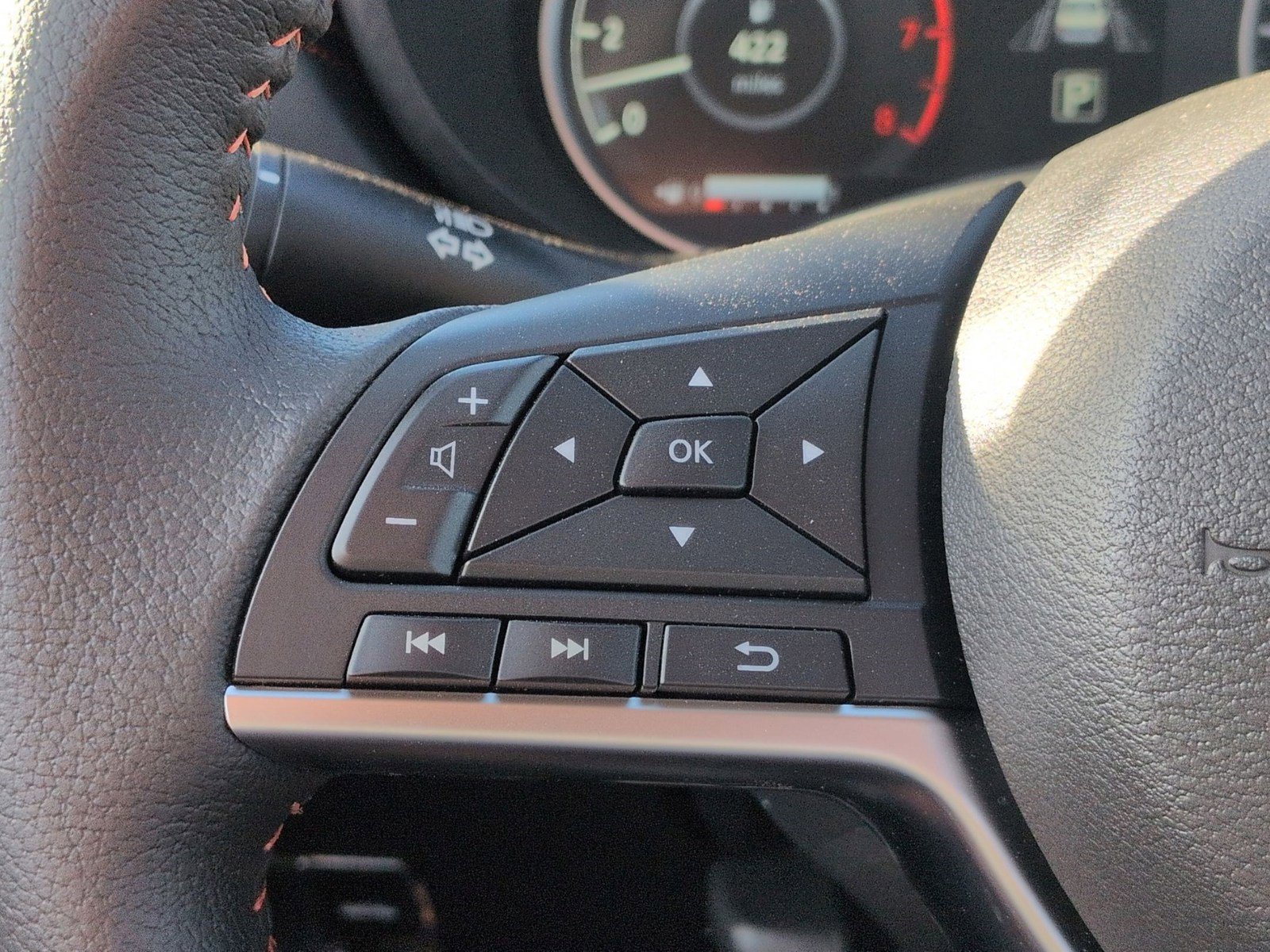 New 2025 Nissan Versa SR w/ Trunk Package image 14