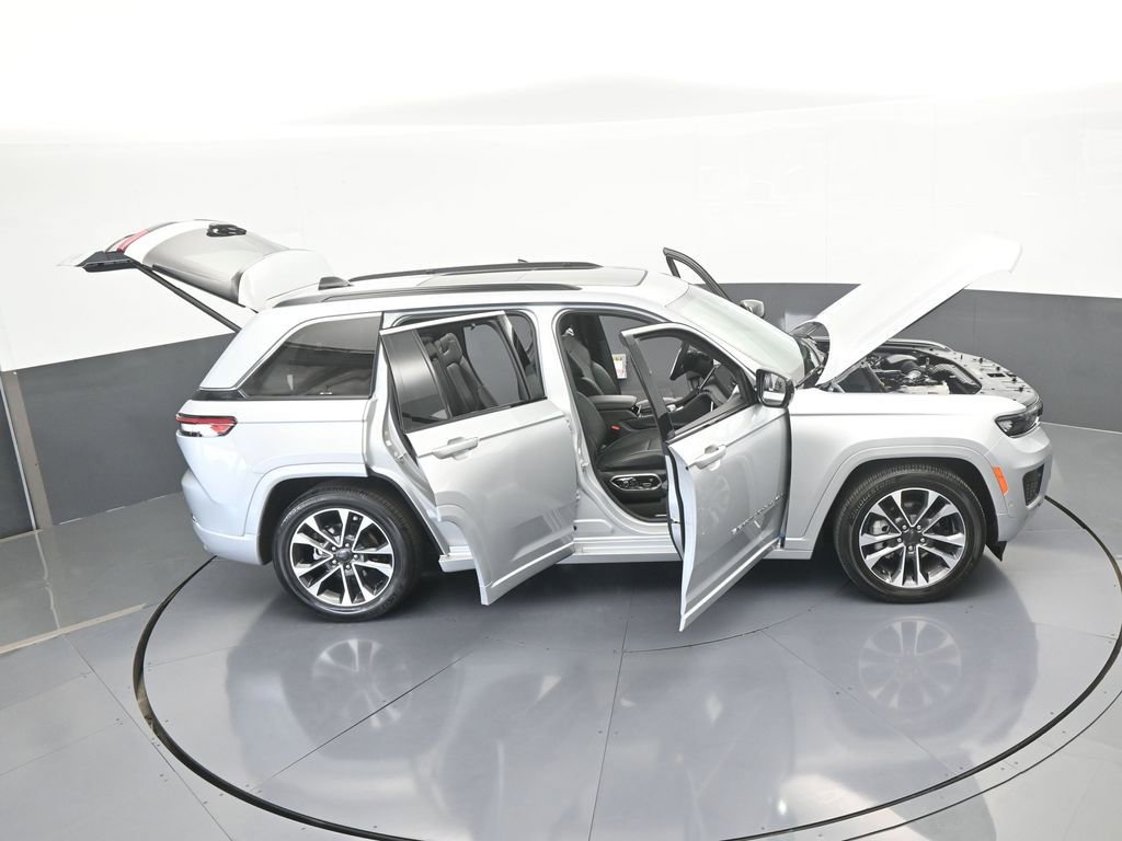 Used 2024 Jeep Grand Cherokee Overland w/ Luxury Tech Group IV image 77
