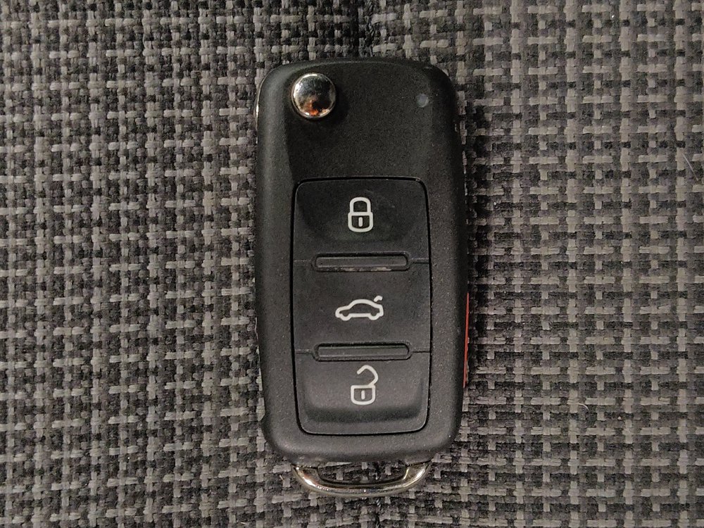 Used 2019 Volkswagen Beetle 2.0T S FWD image 32