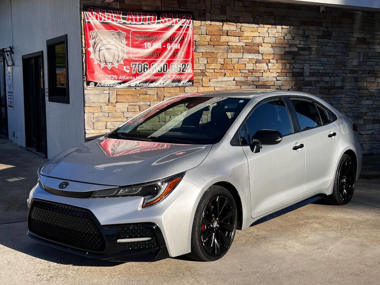 Used 2020 Toyota Corolla SE image 2