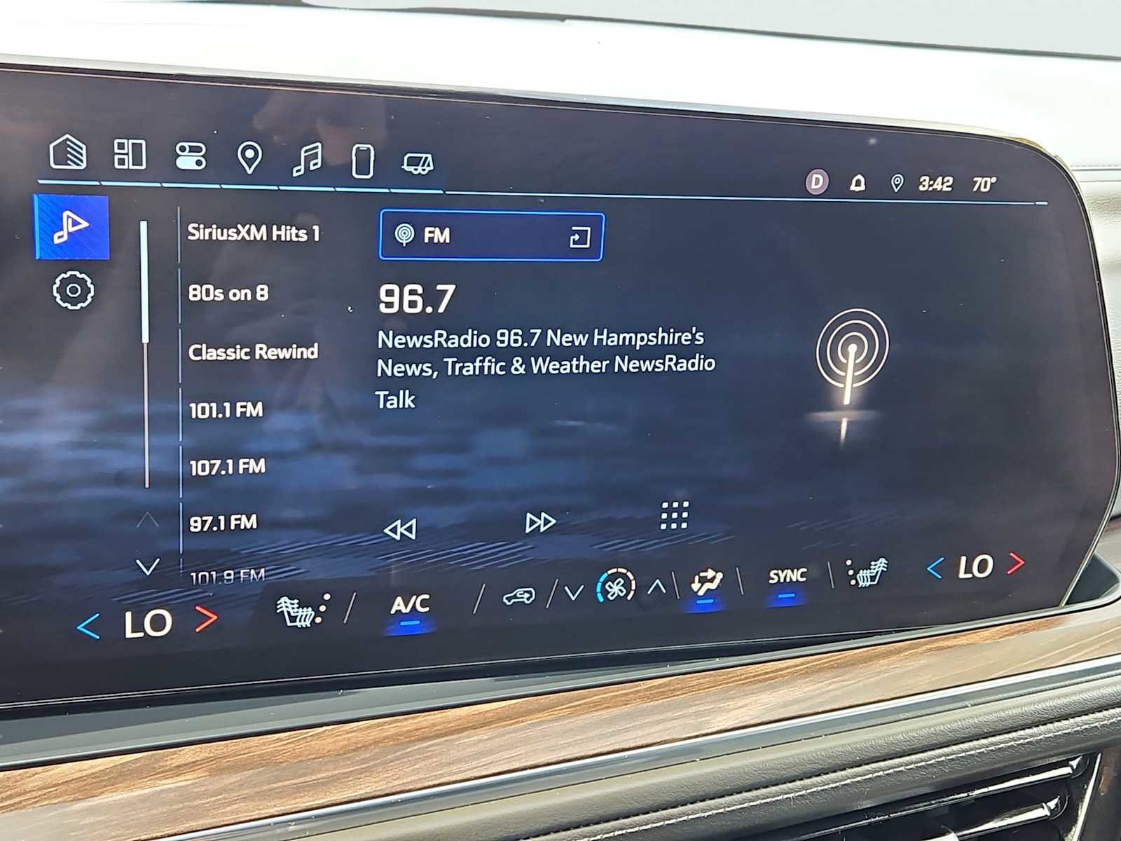 Certified 2025 Chevrolet Suburban Z71 image 31