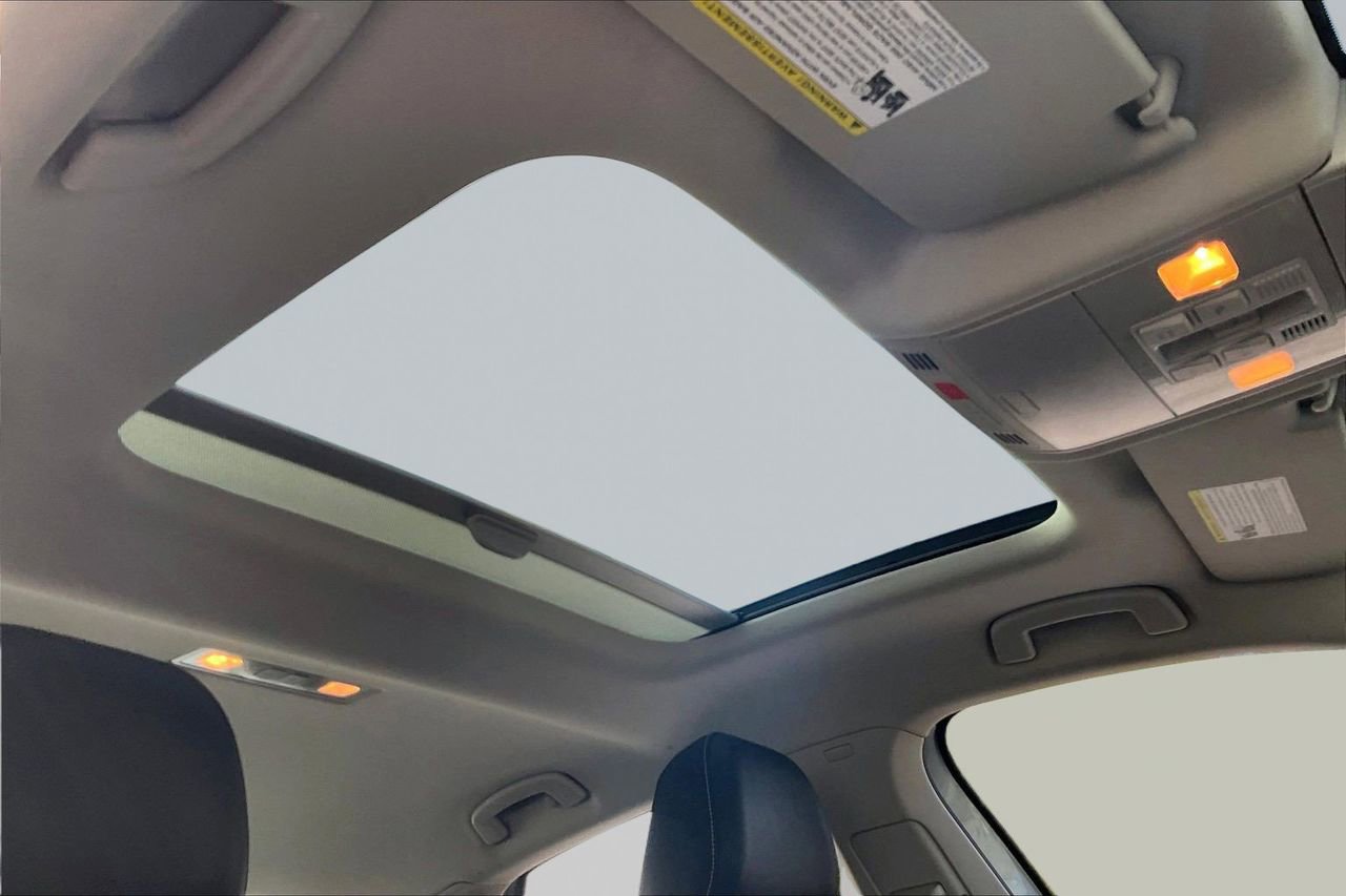 Used 2024 Volkswagen Jetta SE image 16