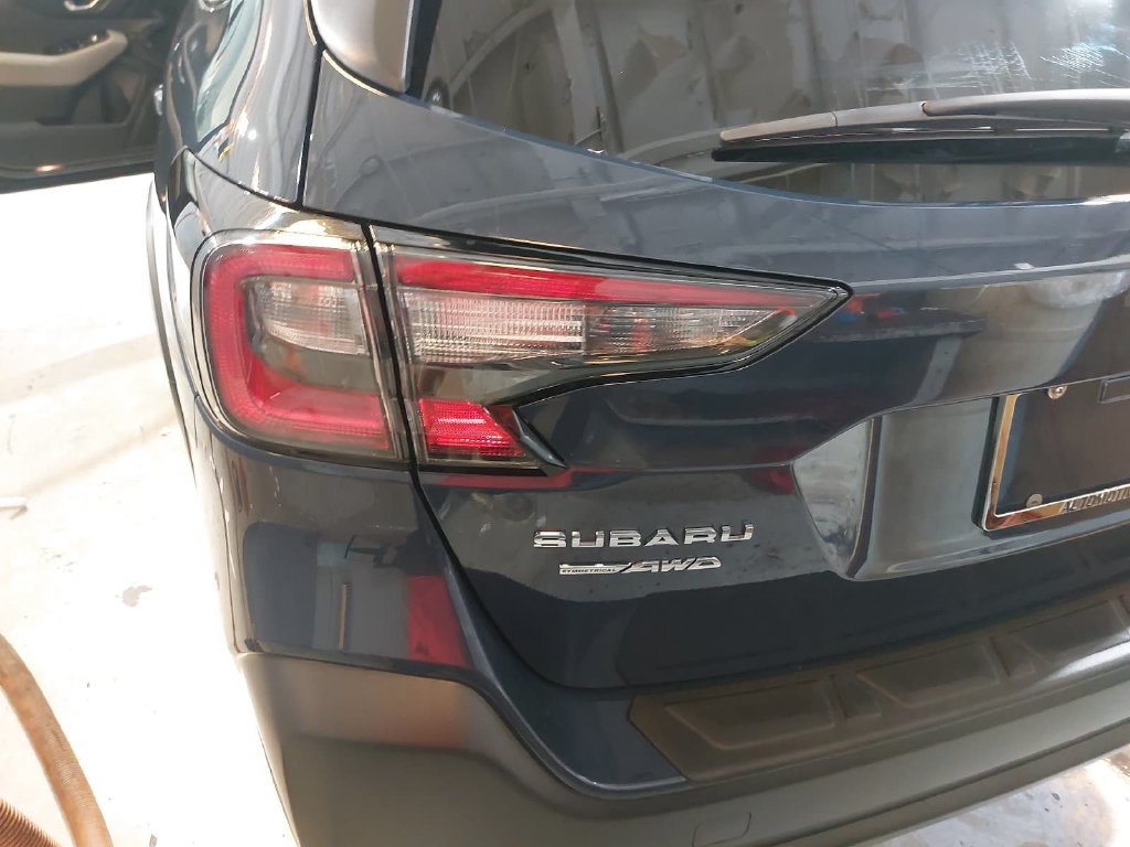Certified 2025 Subaru Outback Premium w/ Popular Package #1A AWD/4WD image 35