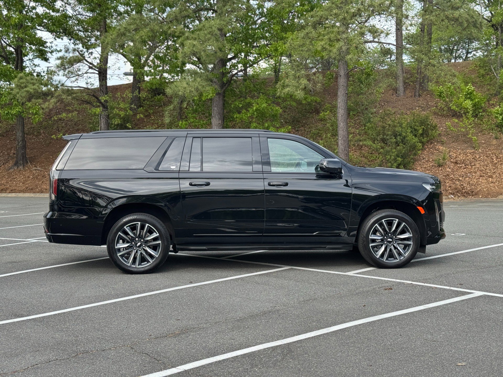 Used 2023 Cadillac Escalade ESV Sport image 14