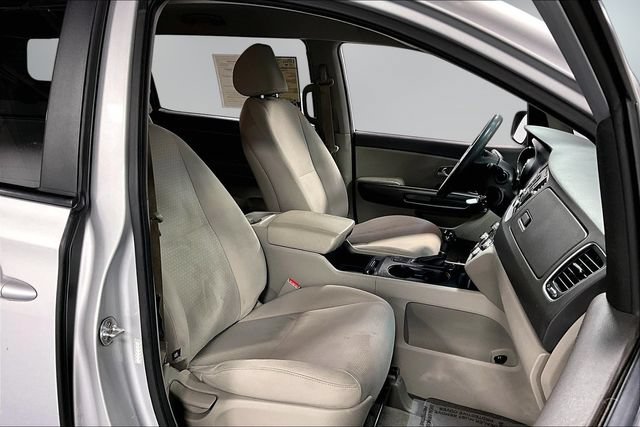 Used 2016 Kia Sedona L FWD image 28