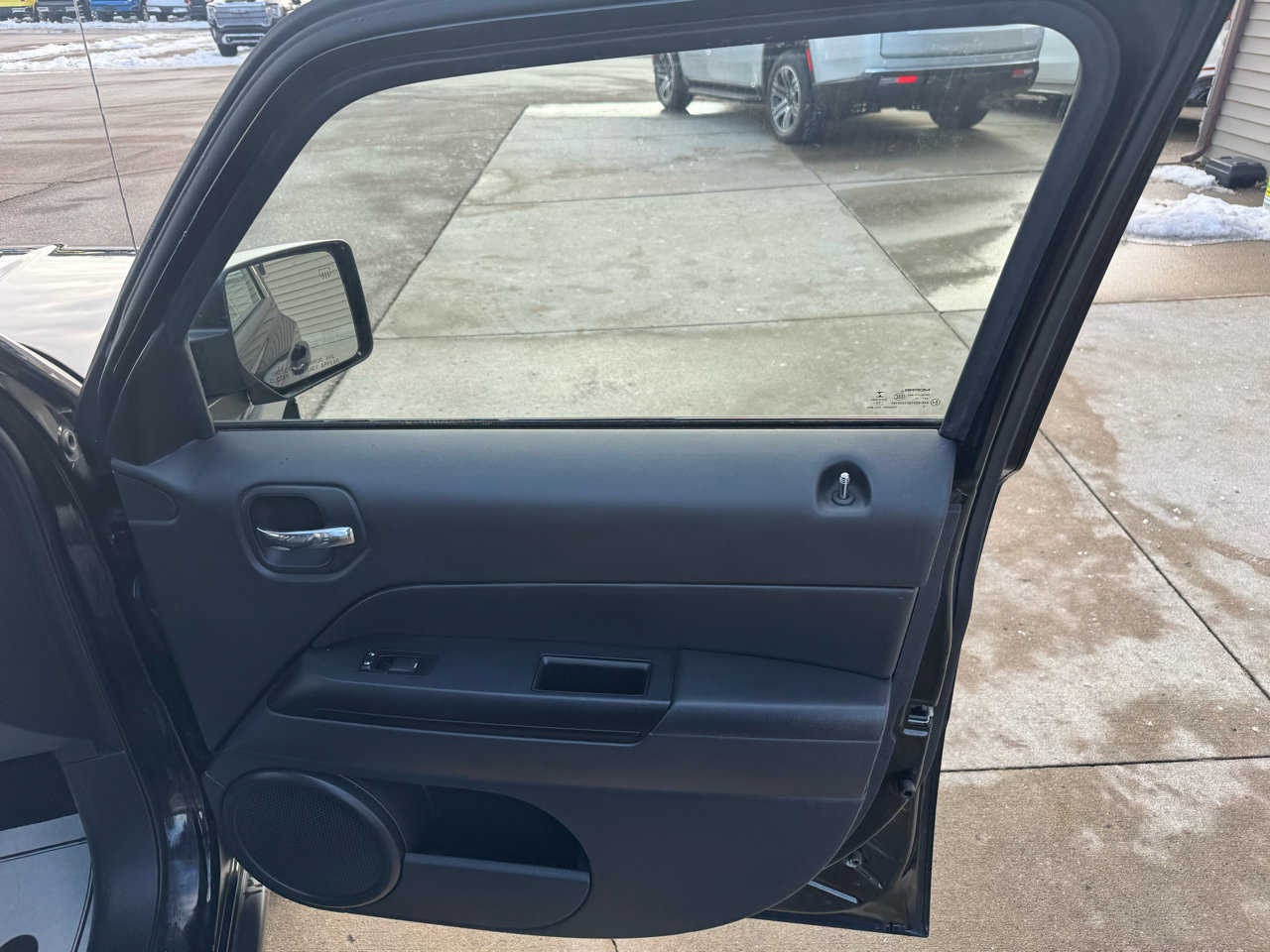 Used 2017 Jeep Patriot High Altitude image 16