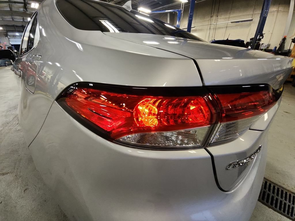 Used 2023 Toyota Corolla LE FWD image 32