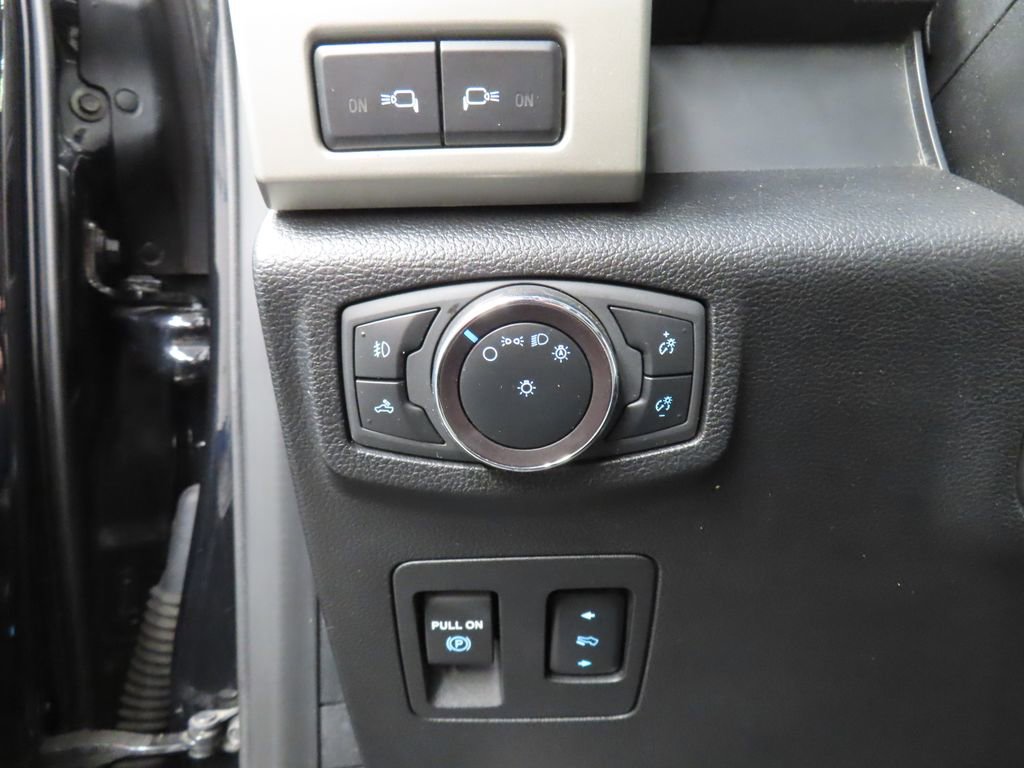Used 2020 Ford F150 Lariat w/ Equipment Group 502A Luxury AWD/4WD image 38