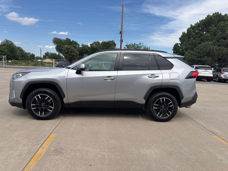 Used 2020 Toyota RAV4 XLE image 8