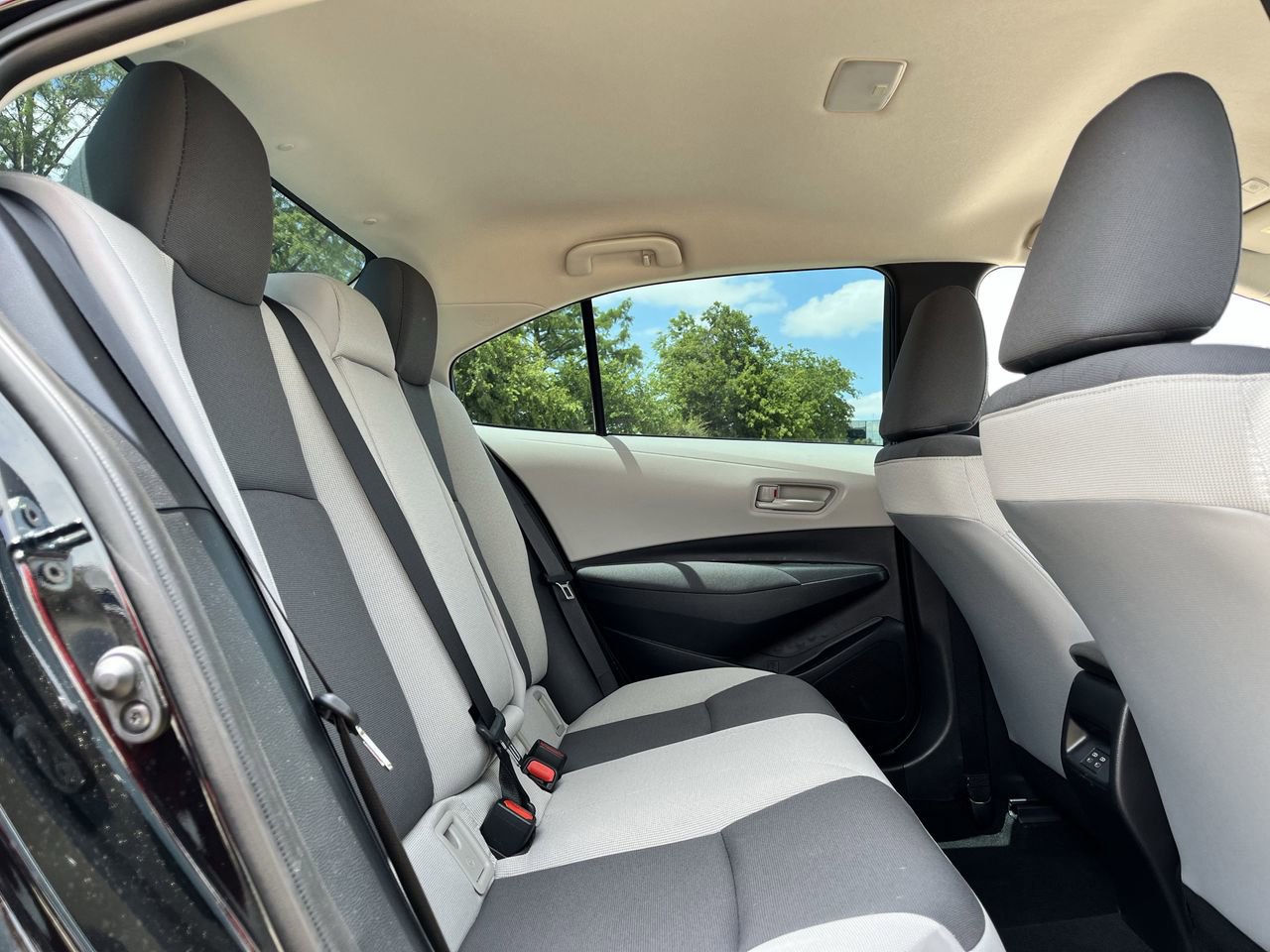 Used 2025 Toyota Corolla LE w/ LE Premium Package FWD image 26