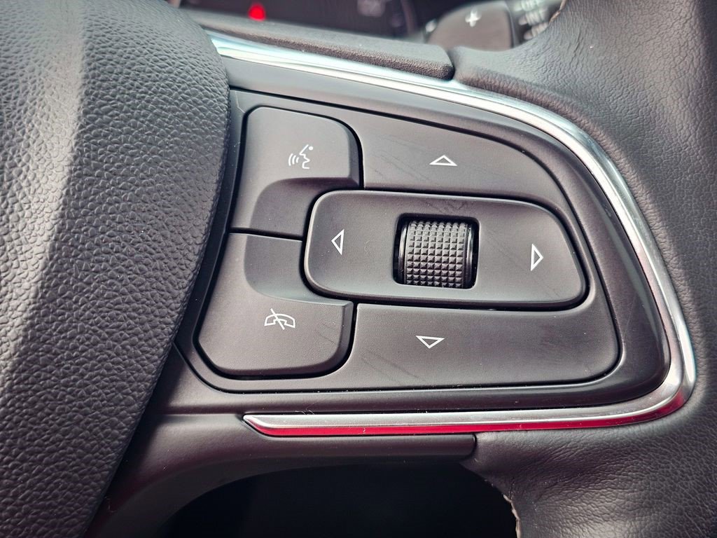 Certified 2023 Buick Envision Essence w/ Sport Touring Package image 24