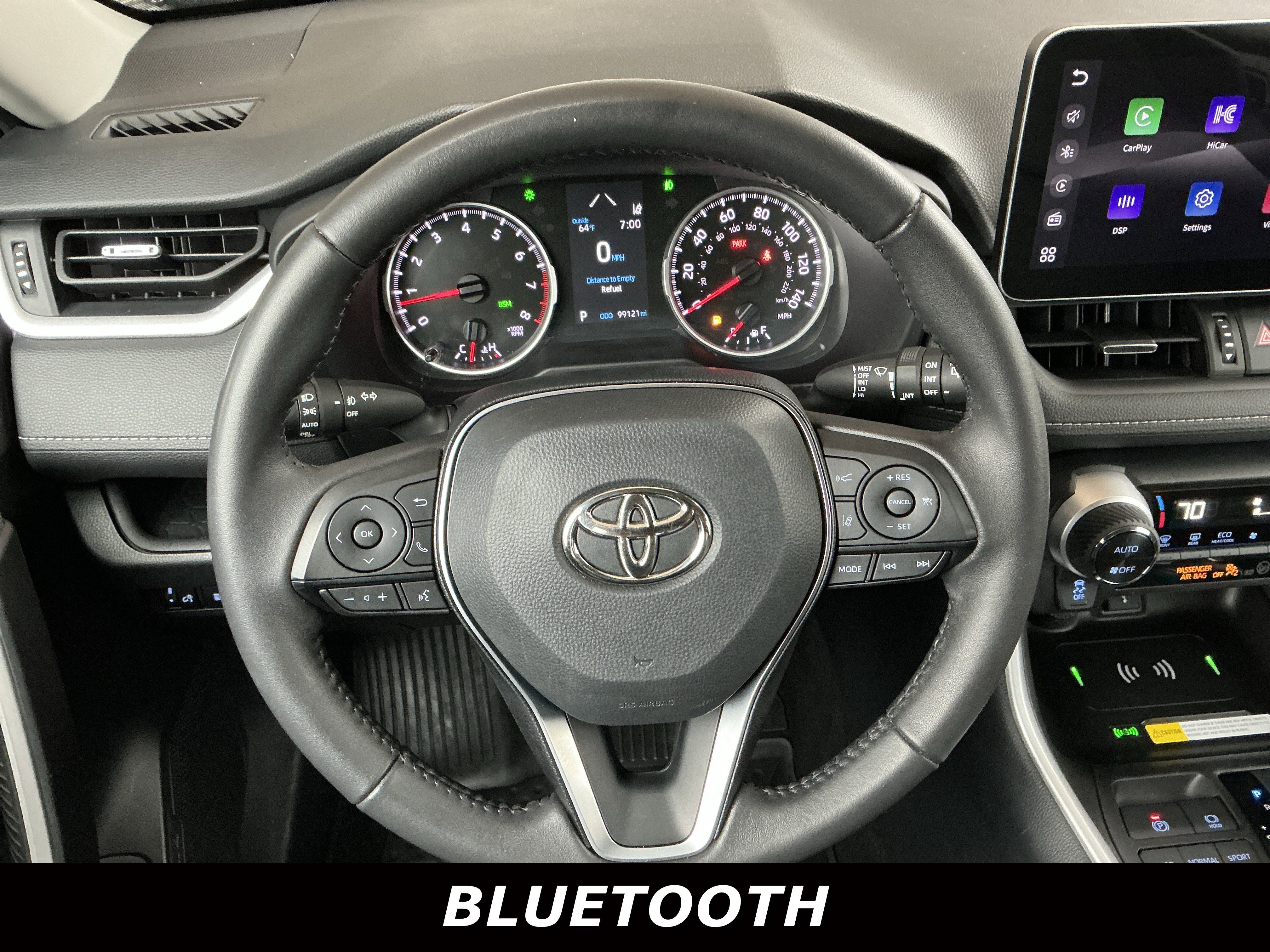 Used 2022 Toyota RAV4 XLE Premium FWD image 5