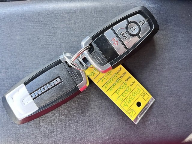 Used 2023 Ford Bronco Wildtrak image 11