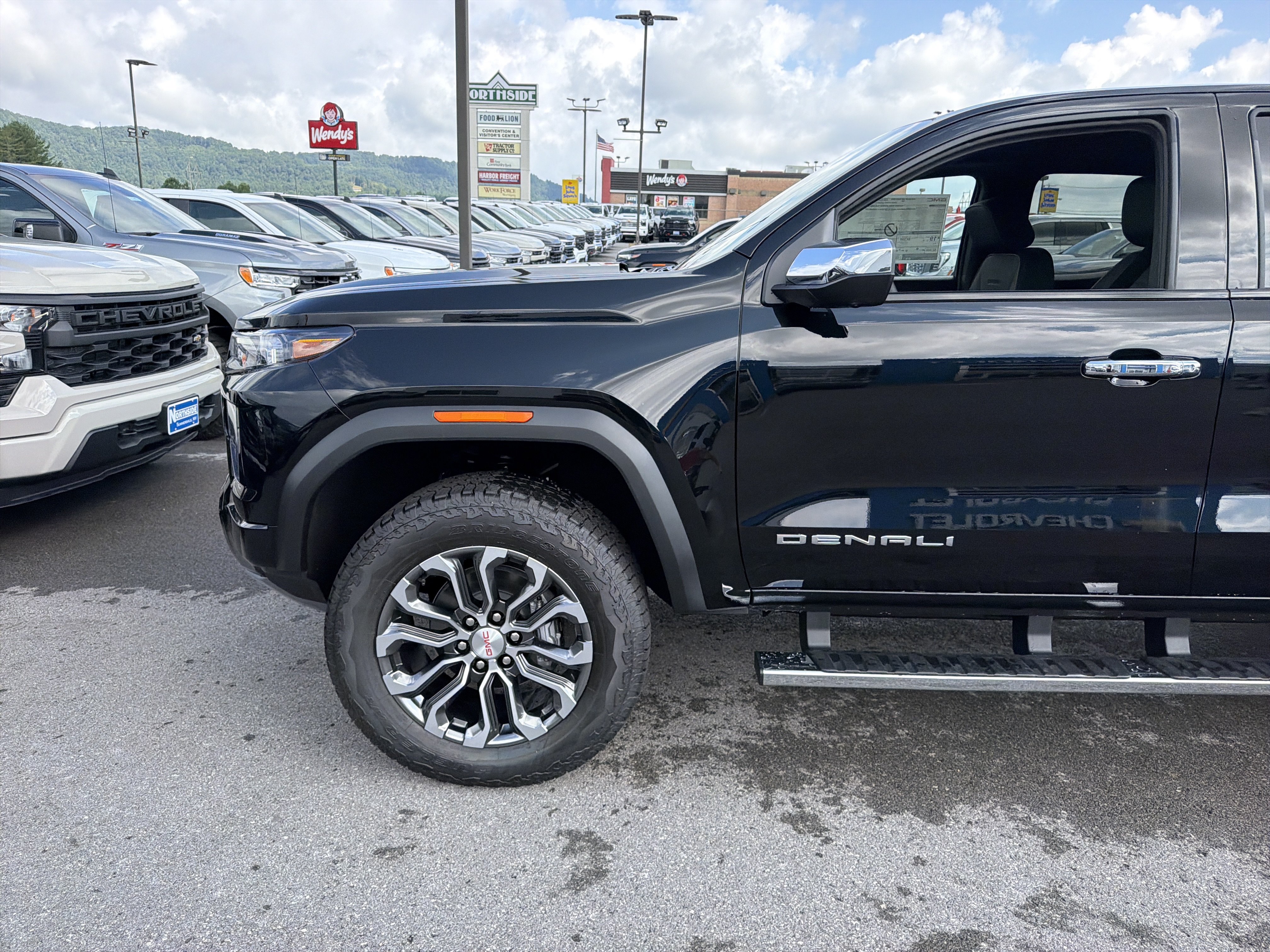 New 2026 GMC Canyon Denali AWD/4WD image 13