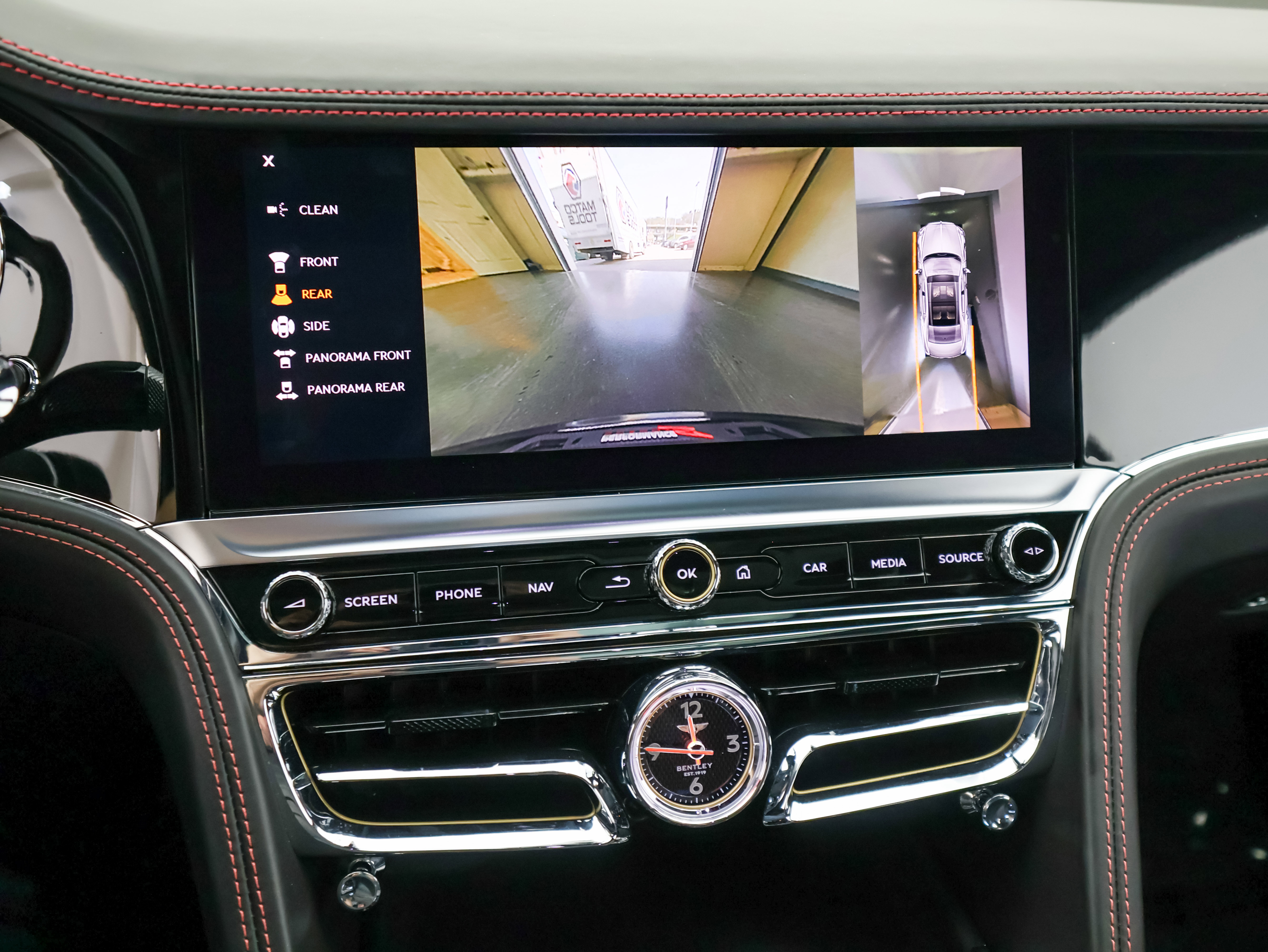 Used 2022 Bentley Flying Spur V8 image 36