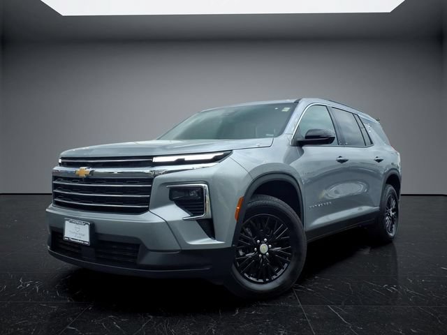 Used 2026 Chevrolet Traverse LT w/ Driver Confidence Package FWD image 3