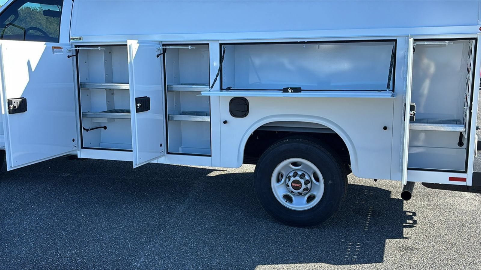 New 2025 GMC Savana 3500 w/ Power Convenience Package RWD image 27