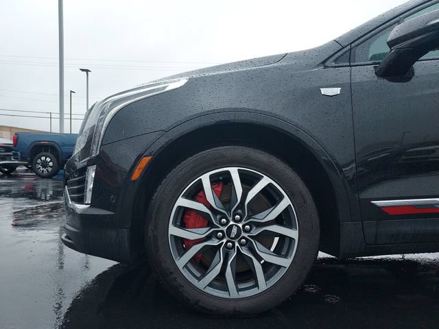 Used 2024 Cadillac XT5 Sportv w/ LPO, Red Accent Package AWD/4WD image 16