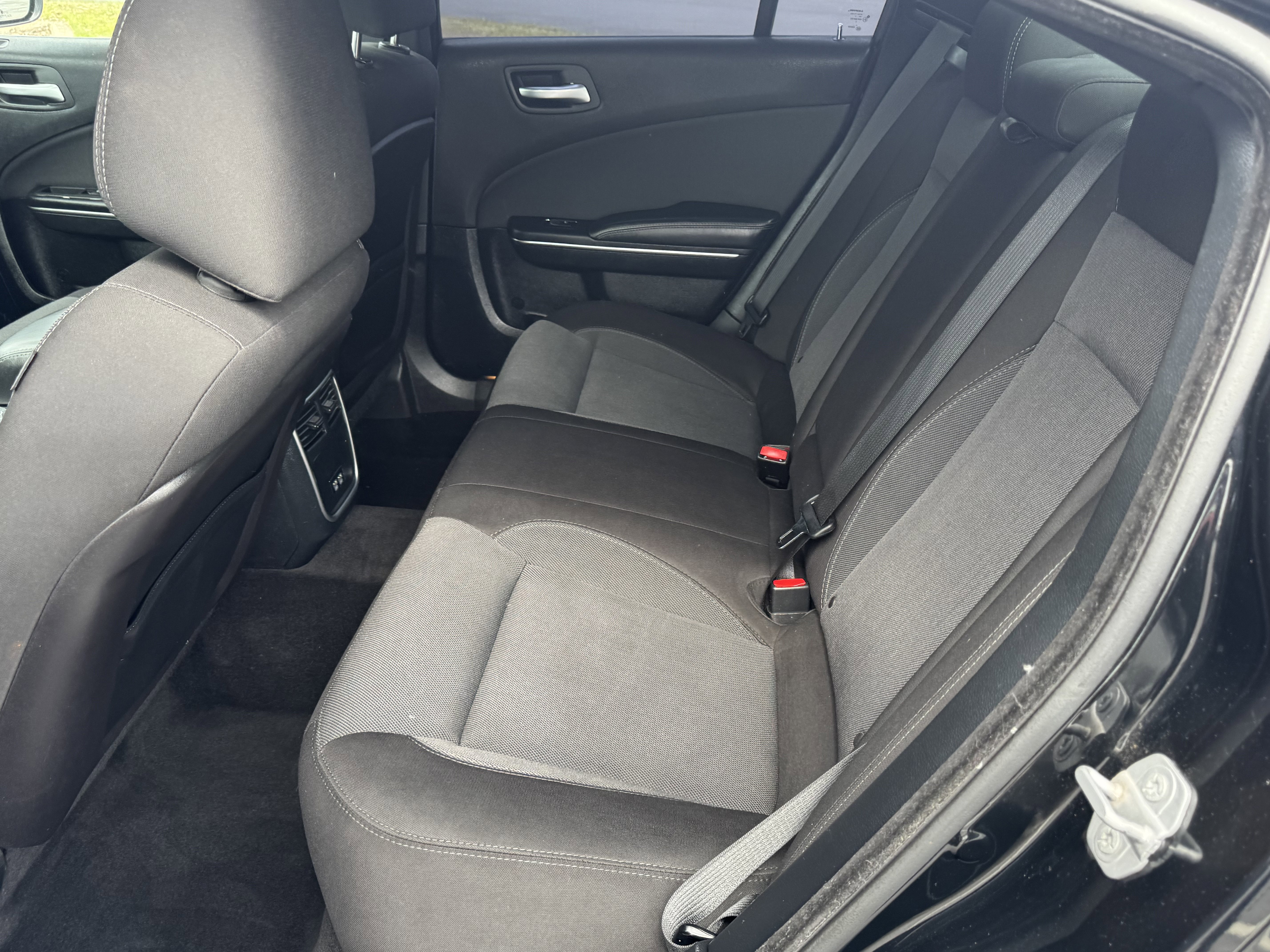 Used 2015 Dodge Charger SE w/ Sport Appearance Group image 14